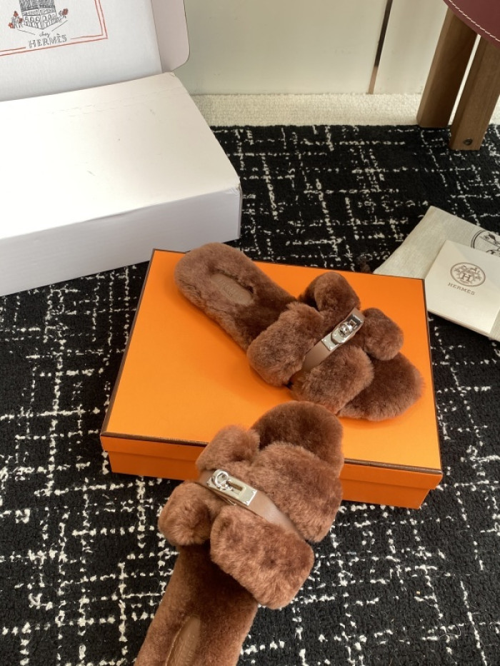 H**mes SLIPPERS
