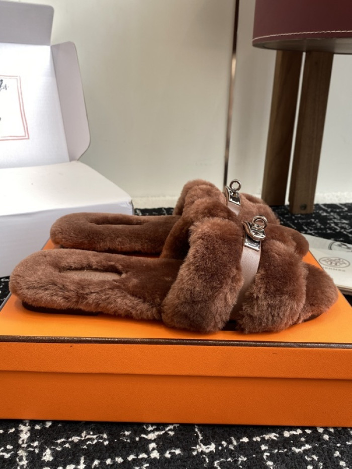 H**mes SLIPPERS