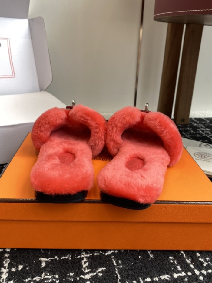 H**mes SLIPPERS