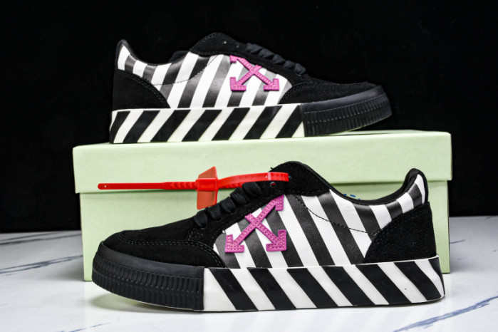 Off-White c/o Virgil Abloh
