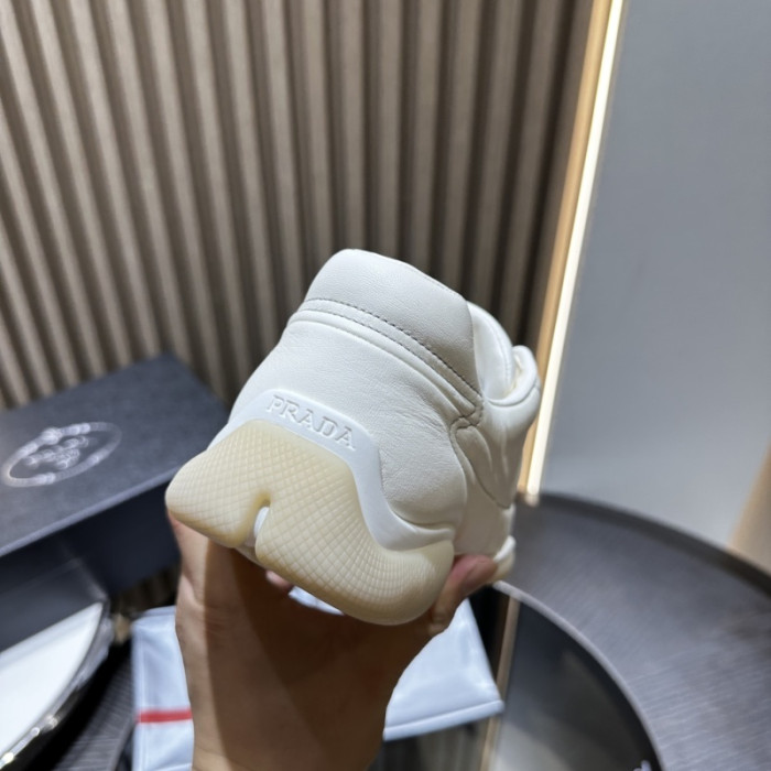 Pra*a SNEAKER