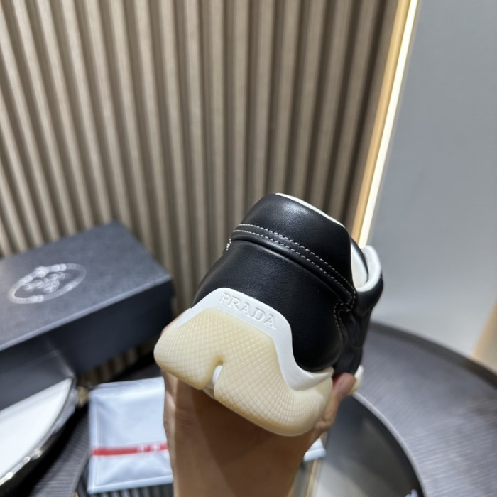Pra*a SNEAKER