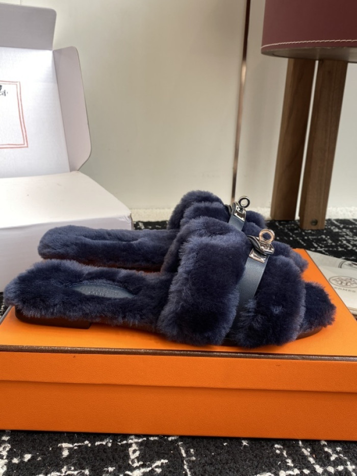 H**mes SLIPPERS