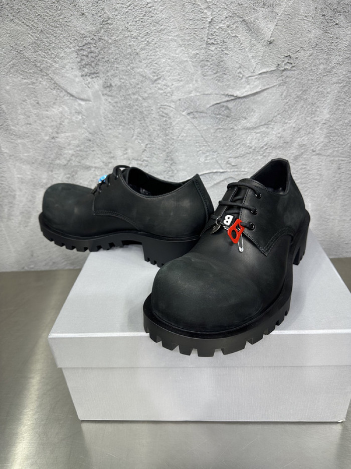 BLCG BOOTS SNEAKERS