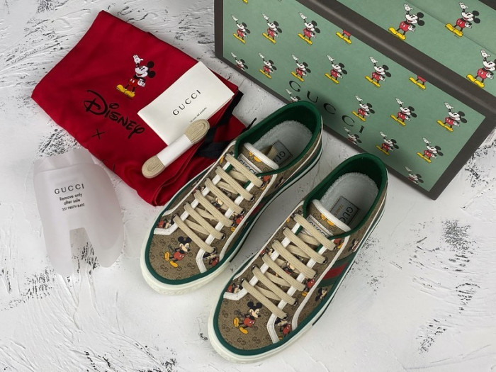 G*u*i ACE EMBROIDERED LOW-TOP SNEAKER E2269