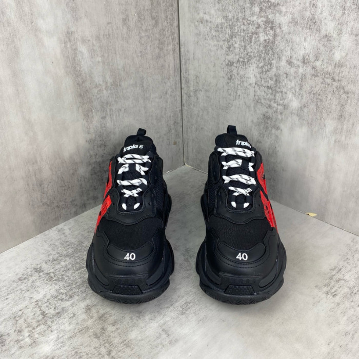 Ba*len*cia*ga Triple S SNEAKER