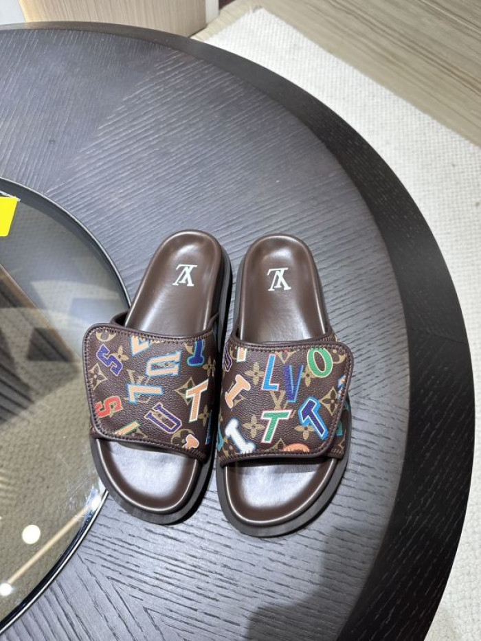 L0VT SANDALS