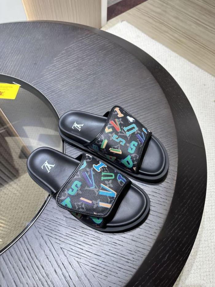 L0VT SANDALS