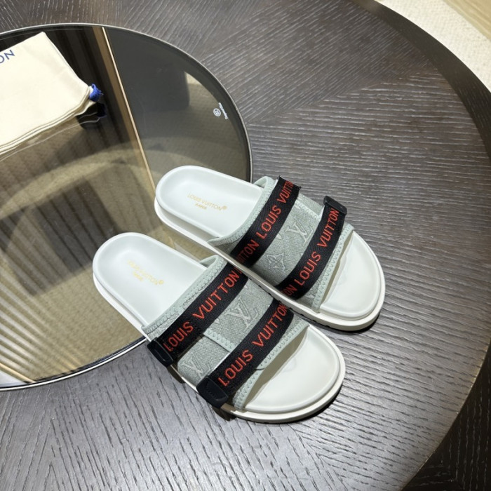 L0VT SANDALS