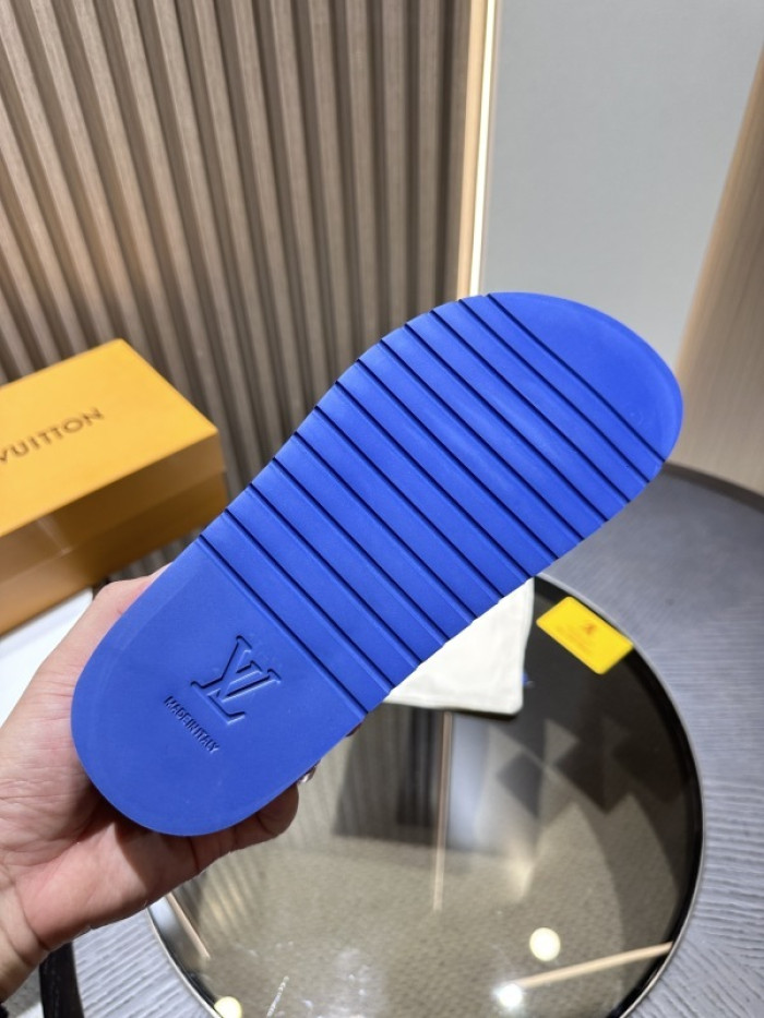 L0VT SANDALS