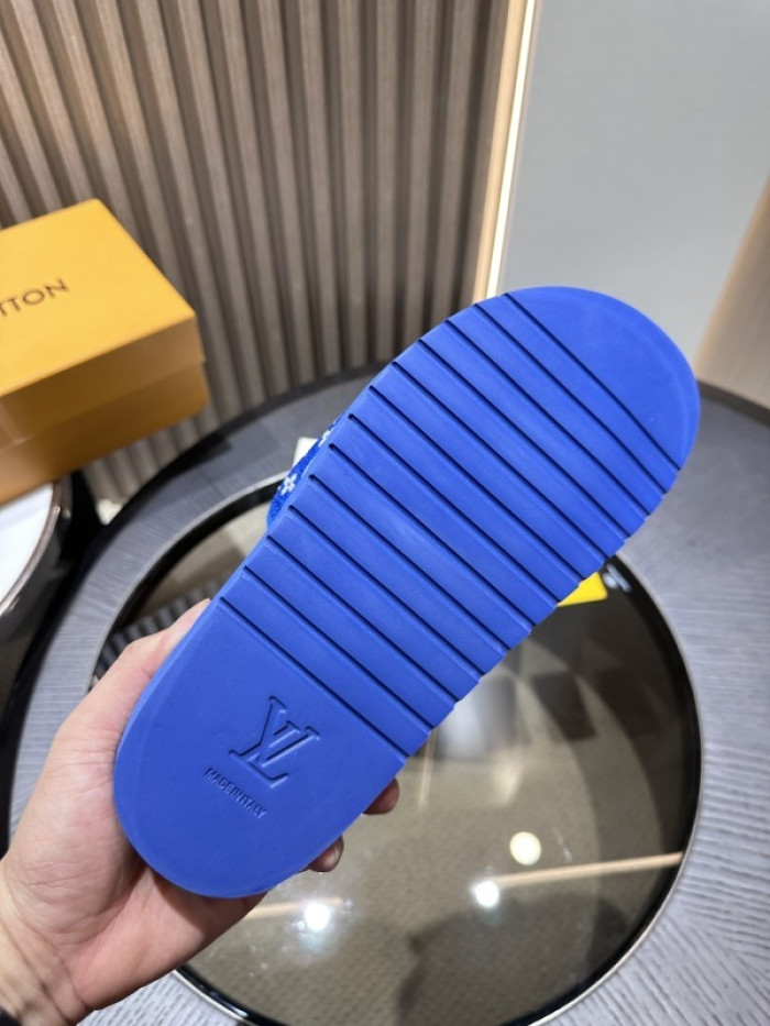 L0VT SANDALS