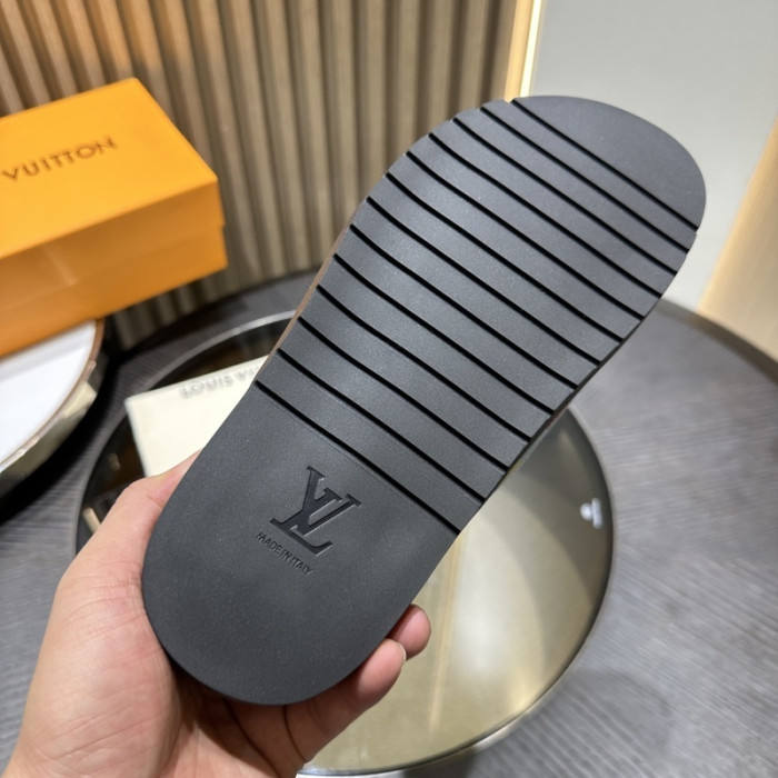 L0VT SANDALS