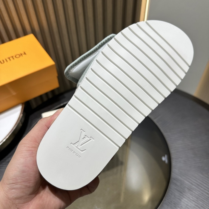 L0VT SANDALS