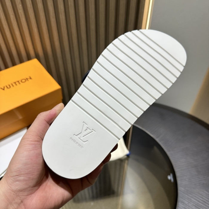 L0VT SANDALS