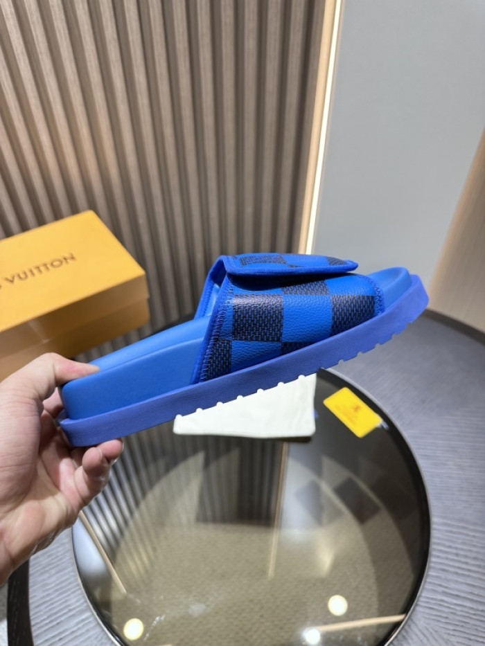 L0VT SANDALS