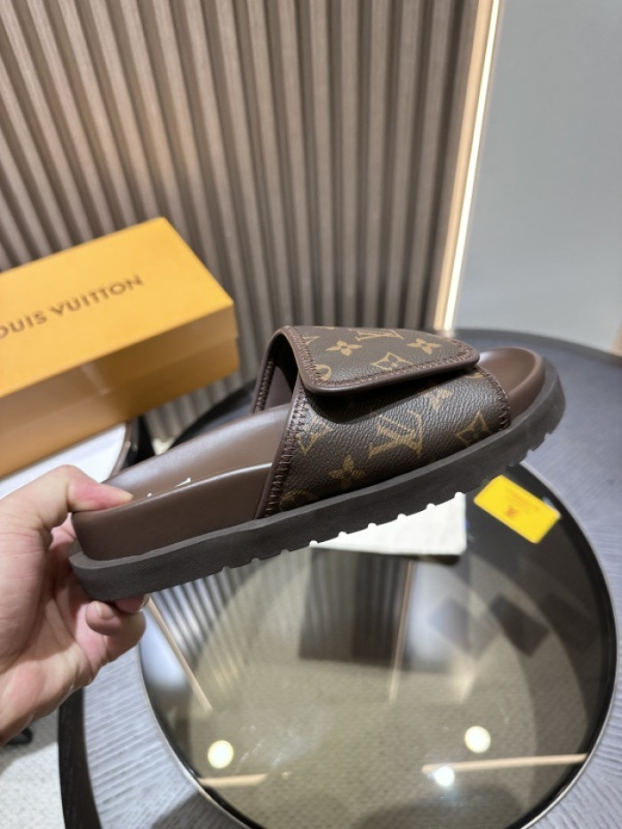 L0VT SANDALS