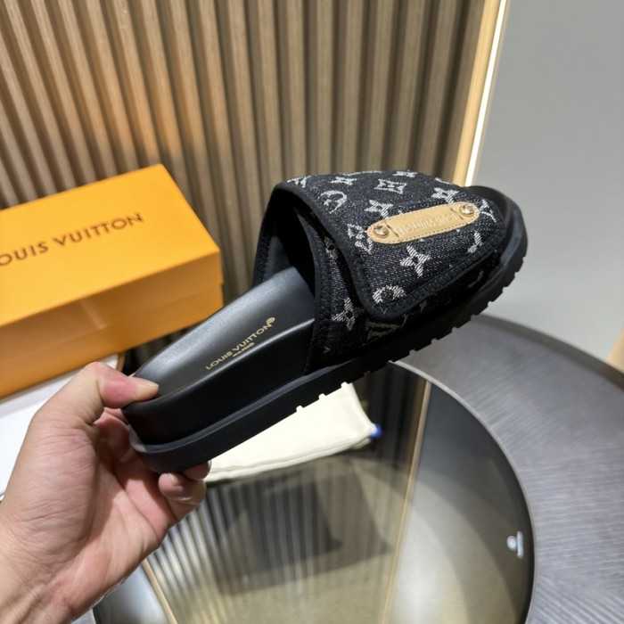 L0VT SANDALS