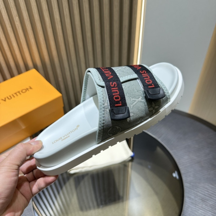 L0VT SANDALS