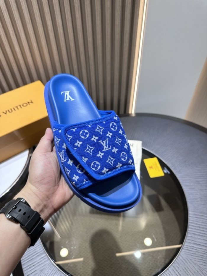 L0VT SANDALS