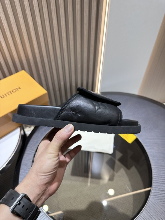 L0VT SANDALS