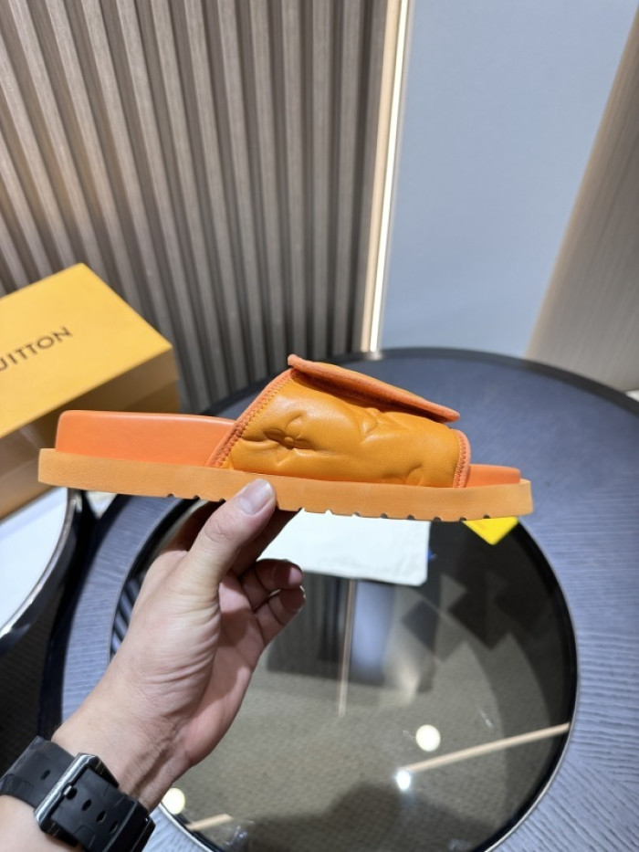L0VT SANDALS
