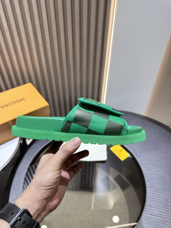 L0VT SANDALS
