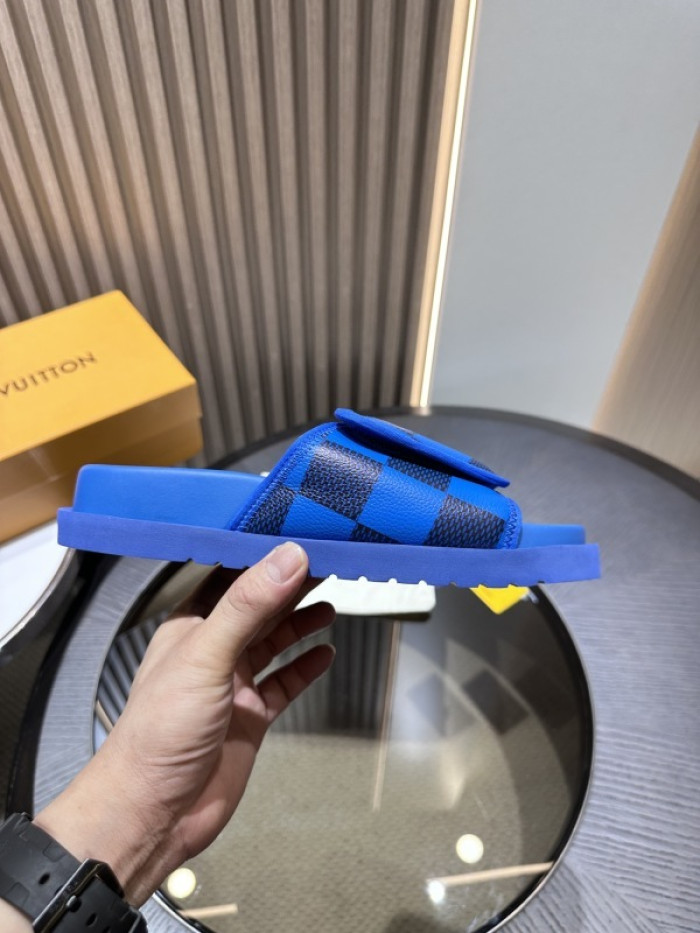 L0VT SANDALS