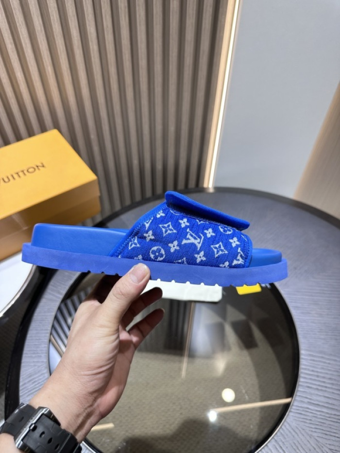 L0VT SANDALS