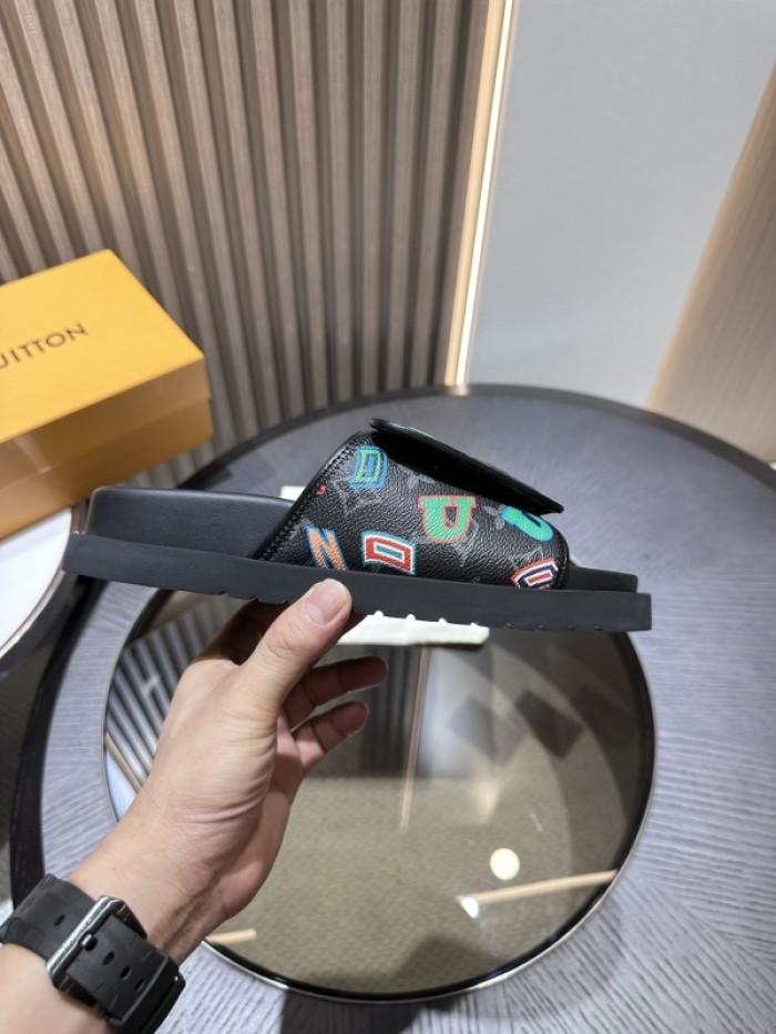 L0VT SANDALS