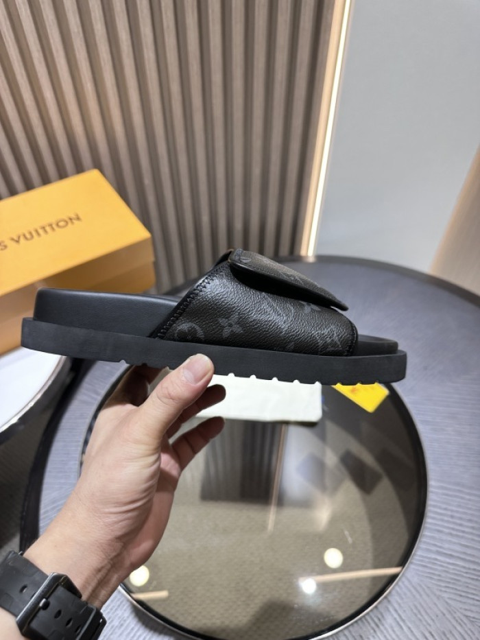 L0VT SANDALS
