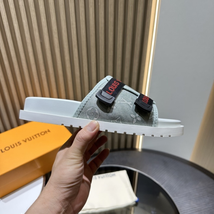 L0VT SANDALS