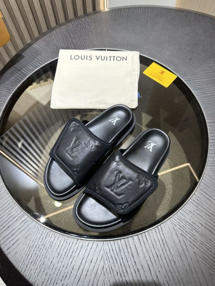 L0VT SANDALS