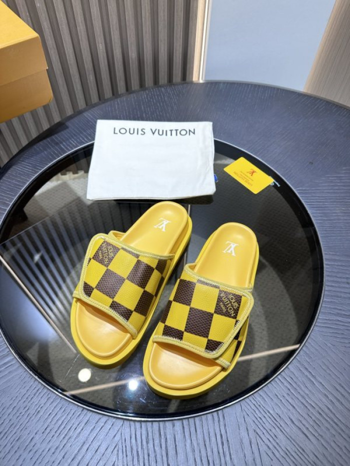 L0VT SANDALS