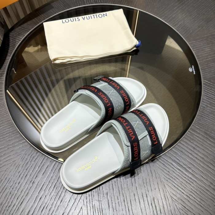 L0VT SANDALS
