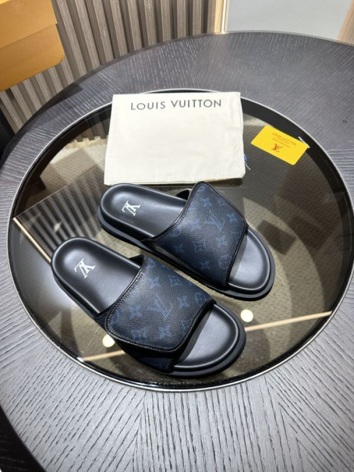 L0VT SANDALS