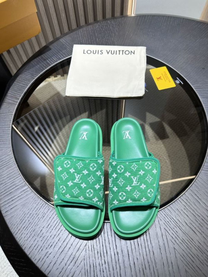 L0VT SANDALS