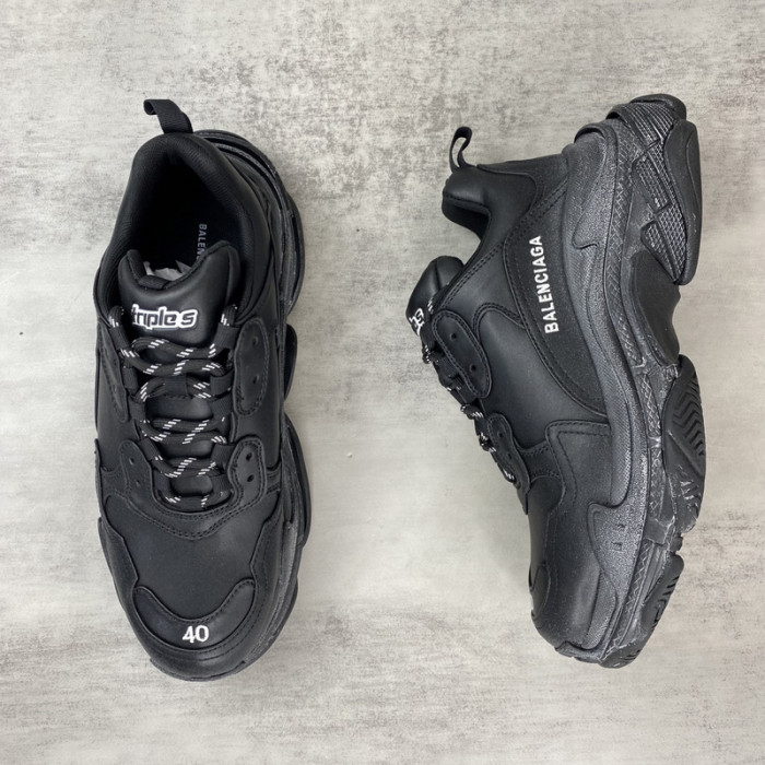 Ba*len*cia*ga Triple S SNEAKER