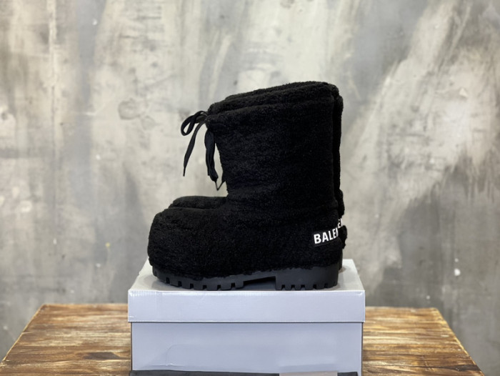 BLCG BOOTS SNEAKERS