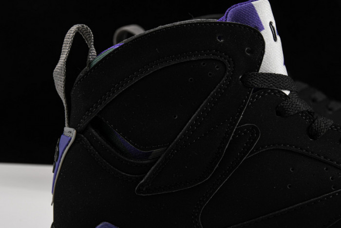 JORDAN 7 RETRO RAY ALLEN BUCKS 304775-053