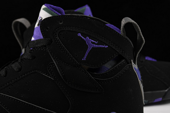 JORDAN 7 RETRO RAY ALLEN BUCKS 304775-053