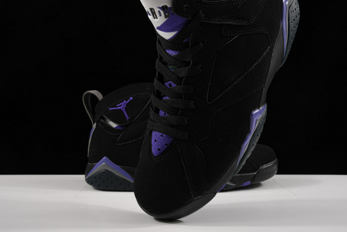 JORDAN 7 RETRO RAY ALLEN BUCKS 304775-053