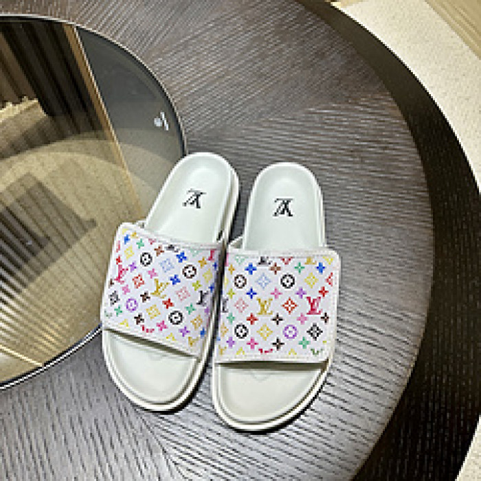 L0VT SANDALS