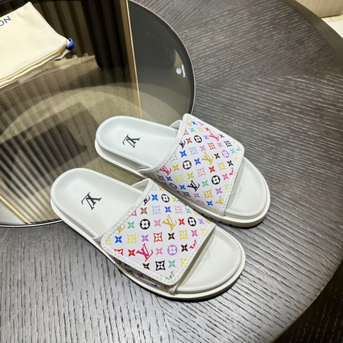 L0VT SANDALS