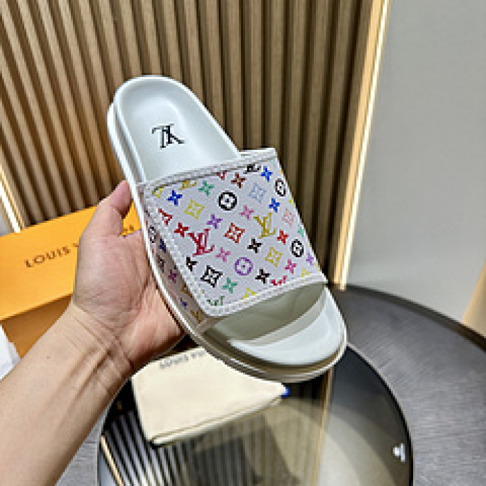 L0VT SANDALS