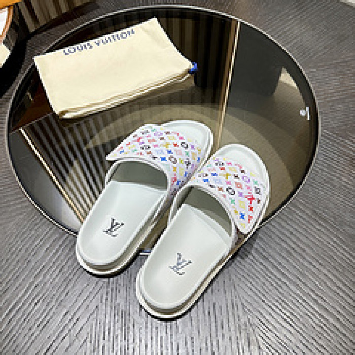 L0VT SANDALS