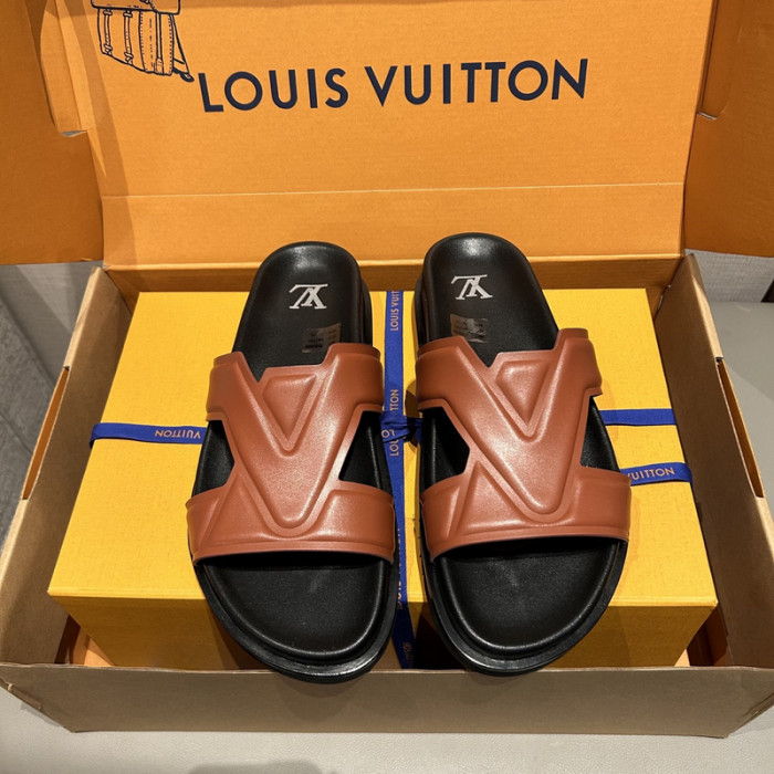 L0VT SANDALS