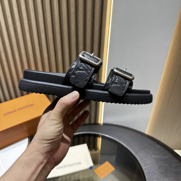 L0VT SANDALS