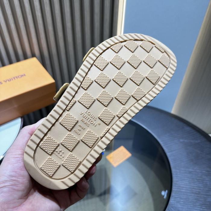 L0VT SANDALS