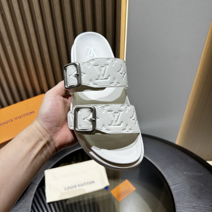 L0VT SANDALS