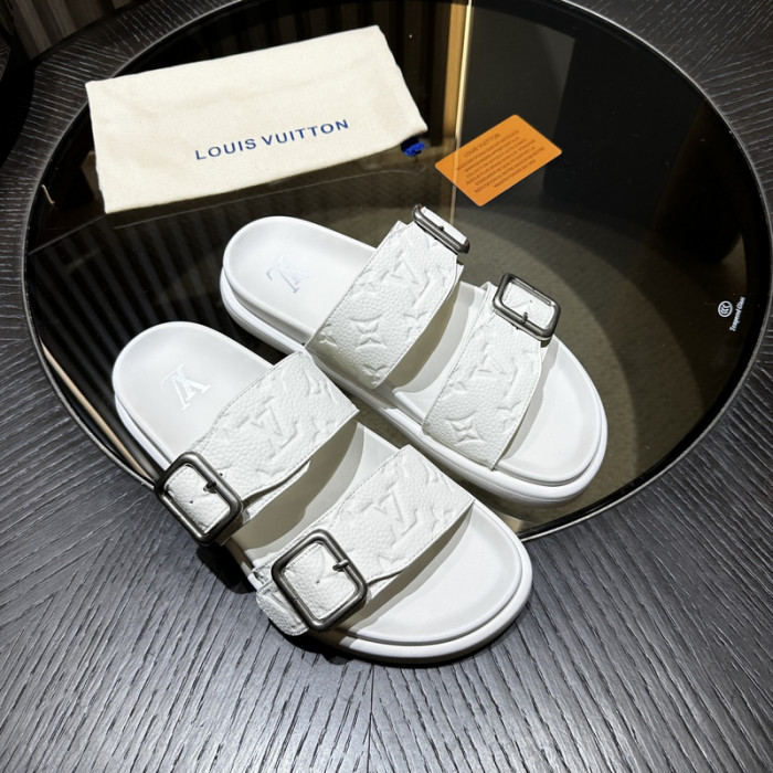 L0VT SANDALS